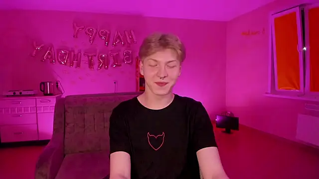 Snapshot of TheMikeSever chatting on March 2025 02:26:02 PM TheMikeSever online show from March 2025 02:26:02 PM