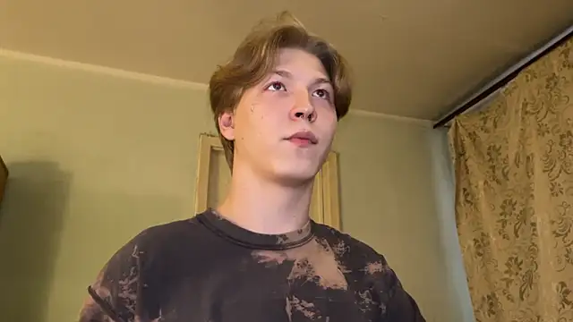 Snapshot of TheMikeSever chatting on September 2025 01:22:02 AM TheMikeSever online show from September 2025 01:22:02 AM