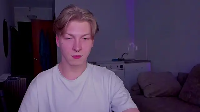 Snapshot of TheMikeSever chatting on November 2025 06:52:01 PM TheMikeSever online show from November 2025 06:52:01 PM