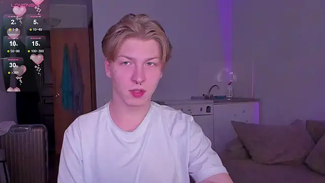 Snapshot of TheMikeSever chatting on November 2025 01:49:02 AM TheMikeSever online show from November 2025 01:49:02 AM