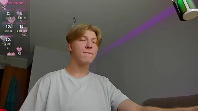 Snapshot of TheMikeSever chatting on November 2025 08:39:02 AM TheMikeSever online show from November 2025 08:39:02 AM