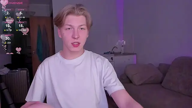 Snapshot of TheMikeSever chatting on December 2025 12:54:01 PM TheMikeSever online show from December 2025 12:54:01 PM