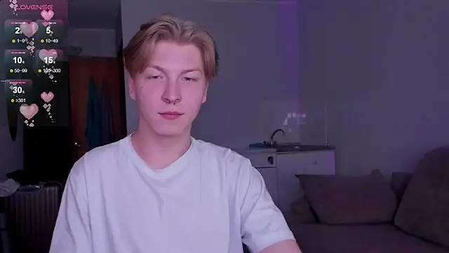 Snapshot of TheMikeSever chatting on December 2025 12:25:02 PM TheMikeSever online show from December 2025 12:25:02 PM