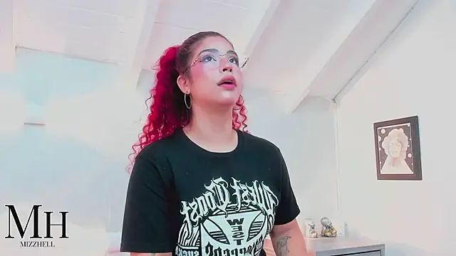 MizzHell online show from February 2026 04:21:02 AM