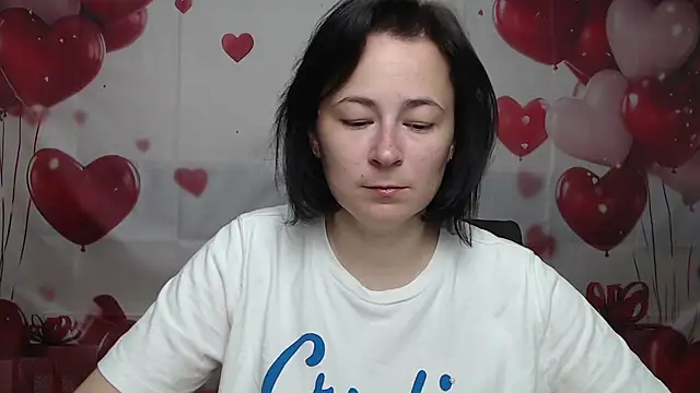 Snapshot of MarieSho chatting on May 2026 07:15:02 AM MarieSho online show from May 2026 07:15:02 AM