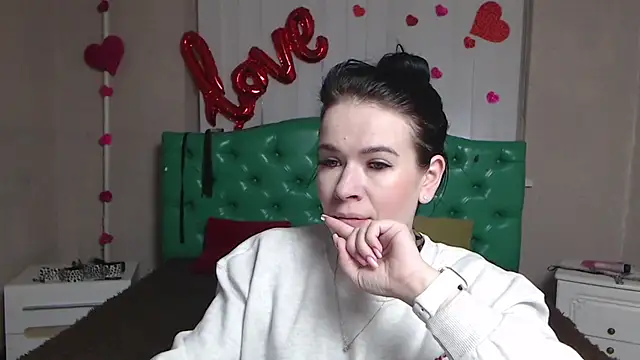 JasmineKouch online show from February 2026 06:18:02 AM