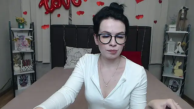 JasmineKouch online show from March 2026 07:15:01 AM