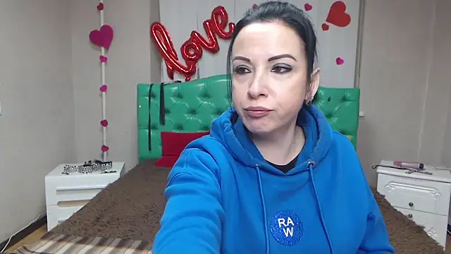 Snapshot of ElizabethSho chatting on February 2026 08:25:02 PM ElizabethSho online show from February 2026 08:25:02 PM