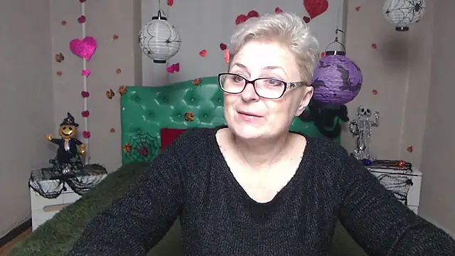 EmiliaGree online show from November 2025 06:06:02 PM