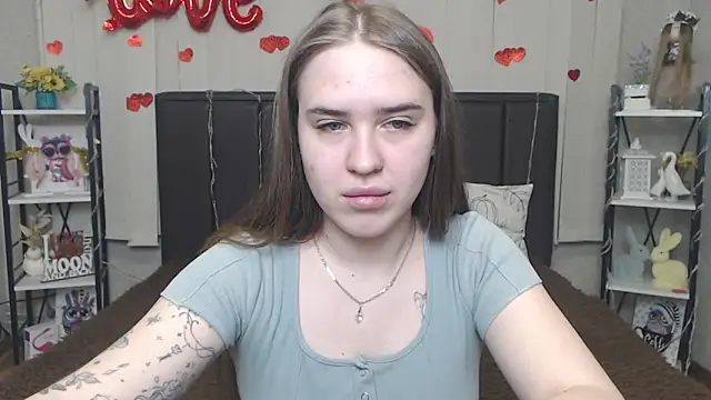 Snapshot of LauraHlot chatting on May 2026 05:29:02 PM LauraHlot online show from May 2026 05:29:02 PM