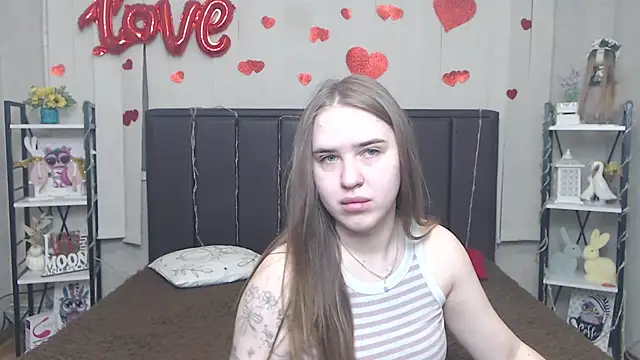 Snapshot of LauraHlot chatting on May 2026 06:08:01 AM LauraHlot online show from May 2026 06:08:01 AM
