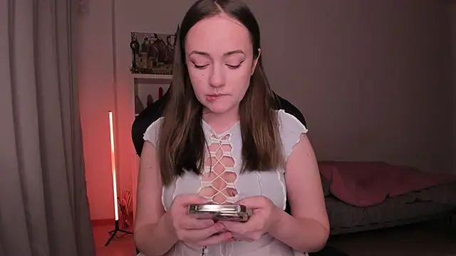 Snapshot of WalkingGirl chatting on February 2025 06:42:02 PM WalkingGirl online show from February 2025 06:42:02 PM