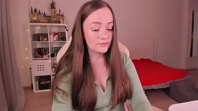 Snapshot of WalkingGirl chatting on September 2025 09:40:02 PM WalkingGirl online show from September 2025 09:40:02 PM