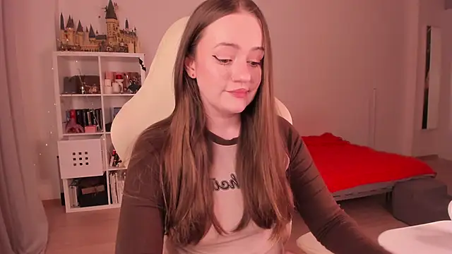 Snapshot of WalkingGirl chatting on September 2025 05:51:02 PM WalkingGirl online show from September 2025 05:51:02 PM