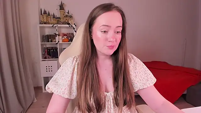 Snapshot of WalkingGirl chatting on November 2025 08:19:01 PM WalkingGirl online show from November 2025 08:19:01 PM