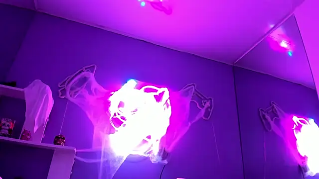 Snapshot of Camiila_Osorio chatting on October 2025 07:45:02 PM Camiila Osorio online show from October 2025 07:45:02 PM