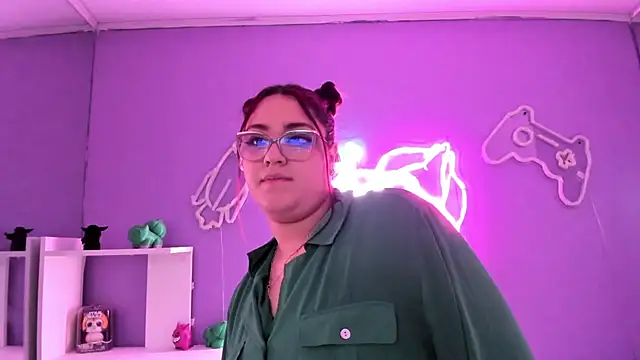 Snapshot of Camiila_Osorio chatting on November 2025 07:26:01 PM Camiila Osorio online show from November 2025 07:26:01 PM