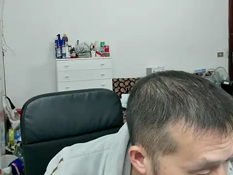 Snapshot of zwc147369 chatting on December 2025 07:51:01 PM zwc147369 online show from December 2025 07:51:01 PM