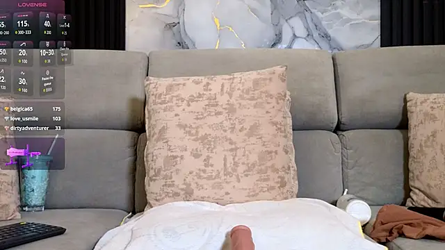 anellejones online show from December 2025 03:22:02 AM