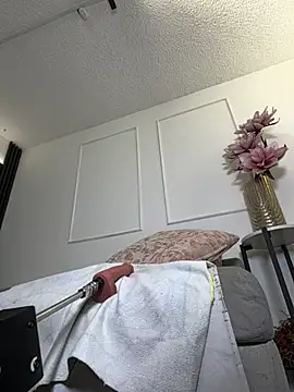 anellejones online show from April 2026 09:48:02 PM