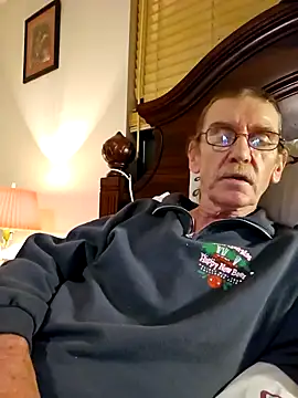 Snapshot of coolbrease10 chatting on December 2024 05:17:02 AM coolbrease10 online show from December 2024 05:17:02 AM