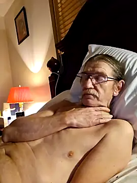 Snapshot of coolbrease10 chatting on December 2024 05:27:02 AM coolbrease10 online show from December 2024 05:27:02 AM