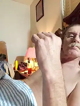 Snapshot of coolbrease10 chatting on January 2025 05:37:02 AM coolbrease10 online show from January 2025 05:37:02 AM