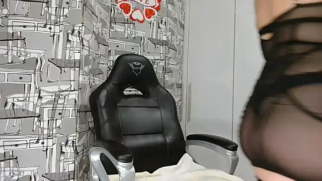 Snapshot of saraxt987 chatting on March 2025 09:34:02 AM saraxt987 online show from March 2025 09:34:02 AM