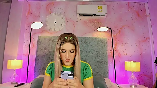 JESSI NAOMI online show from November 2025 12:32:01 AM