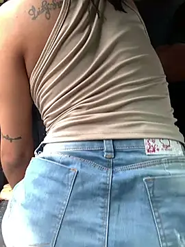 Snapshot of Arilw chatting on March 2025 04:28:02 PM Arilw online show from March 2025 04:28:02 PM