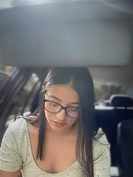 Snapshot of Arilw chatting on March 2025 02:04:02 PM Arilw online show from March 2025 02:04:02 PM