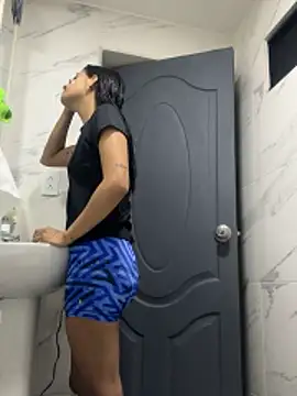 Snapshot of Arilw chatting on October 2025 01:07:02 PM Arilw online show from October 2025 01:07:02 PM