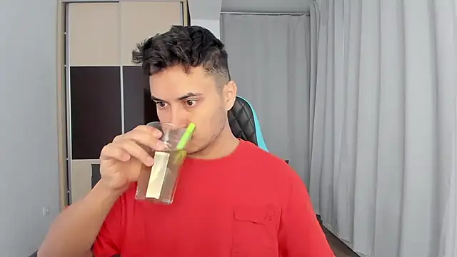 MatMalonne online show from November 2025 05:09:02 AM