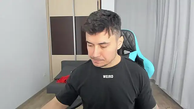 MatMalonne online show from December 2025 01:16:01 PM