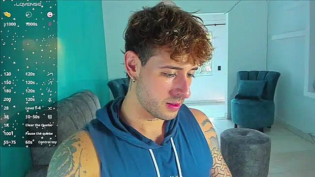 Snapshot of Ares_blue chatting on November 2025 01:10:02 PM Ares blue online show from November 2025 01:10:02 PM