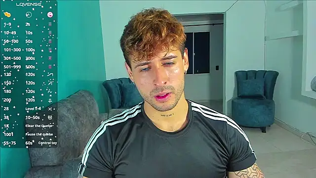 Snapshot of Ares_blue chatting on November 2025 11:05:01 PM Ares blue online show from November 2025 11:05:01 PM