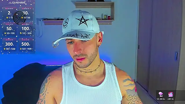 Snapshot of Ares_blue chatting on November 2025 11:14:01 AM Ares blue online show from November 2025 11:14:01 AM