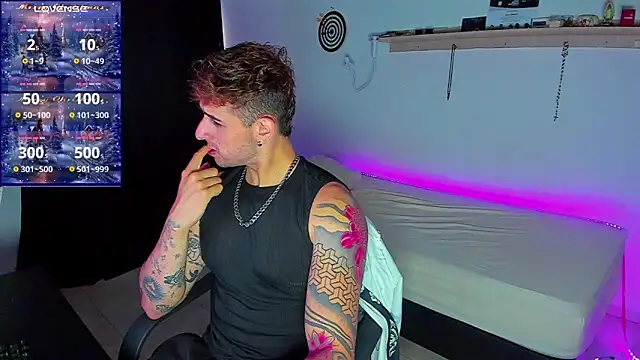 Snapshot of Ares_blue chatting on November 2025 01:13:01 PM Ares blue online show from November 2025 01:13:01 PM