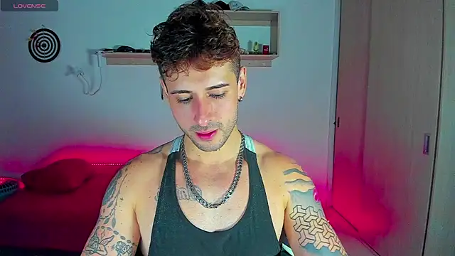 Snapshot of Ares_blue chatting on December 2025 11:04:02 AM Ares blue online show from December 2025 11:04:02 AM