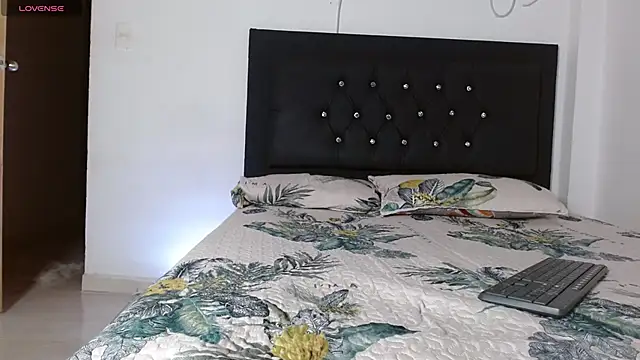 Adele Rush online show from September 2025 03:41:02 AM