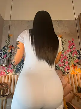 kiim taaylor online show from November 2025 11:43:01 AM