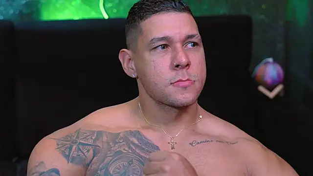 Snapshot of MassimoWalton2 chatting on December 2024 10:34:02 PM MassimoWalton2 online show from December 2024 10:34:02 PM