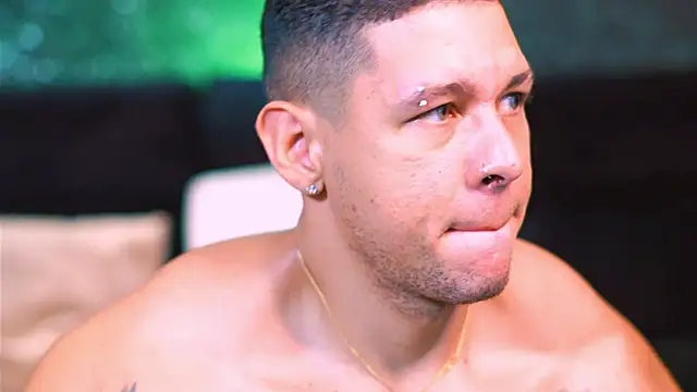 Snapshot of MassimoWalton2 chatting on December 2024 12:08:02 AM MassimoWalton2 online show from December 2024 12:08:02 AM