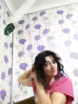 Snapshot of SweetLeila40 chatting on February 2025 07:31:02 PM SweetLeila40 online show from February 2025 07:31:02 PM