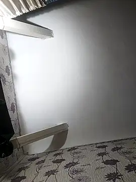 Snapshot of SweetLeila40 chatting on February 2025 12:27:02 AM SweetLeila40 online show from February 2025 12:27:02 AM