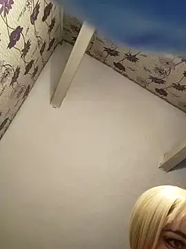 Snapshot of SweetLeila40 chatting on March 2025 10:21:01 PM SweetLeila40 online show from March 2025 10:21:01 PM