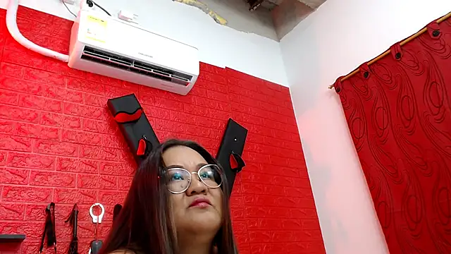 Snapshot of evaleribigtits18 chatting on February 2025 02:47:01 AM evaleribigtits18 online show from February 2025 02:47:01 AM