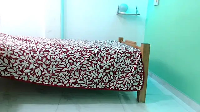 evaleribigtits18 online show from April 2026 12:52:01 AM