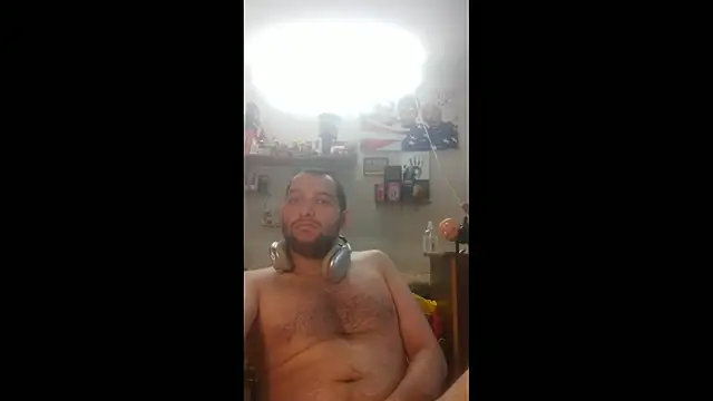 Snapshot of BISEXGOOD777 chatting on May 2026 06:22:02 AM BISEXGOOD777 online show from May 2026 06:22:02 AM