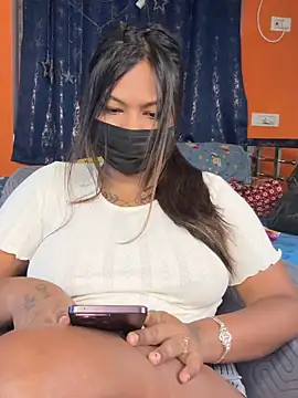 Snapshot of Hot_Urvi chatting on June 2026 12:44:02 AM Hot Urvi online show from June 2026 12:44:02 AM
